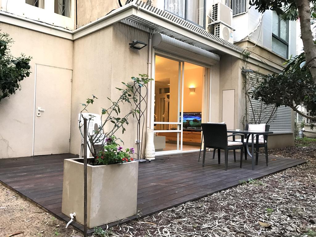 Luxurious By The Beach Apartment With Garden Tel Aviv Bagian luar foto