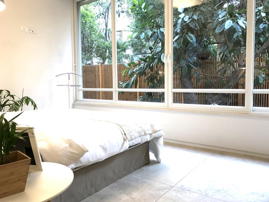 Luxurious By The Beach Apartment With Garden Tel Aviv Bagian luar foto