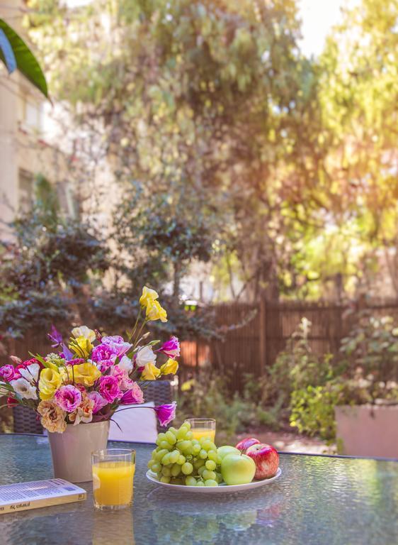 Luxurious By The Beach Apartment With Garden Tel Aviv Bagian luar foto