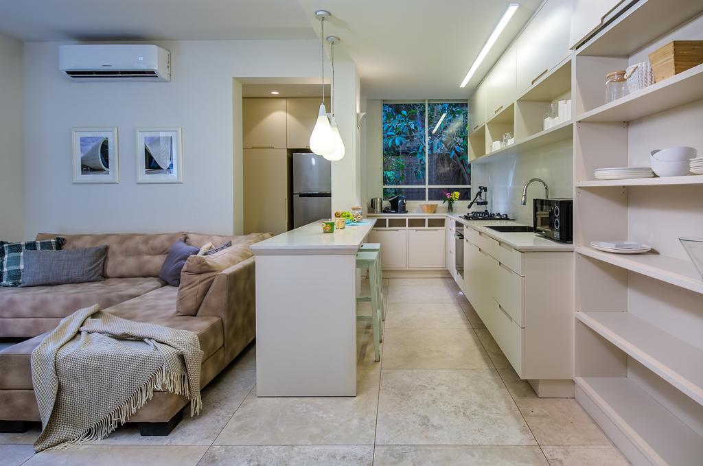 Luxurious By The Beach Apartment With Garden Tel Aviv Bagian luar foto